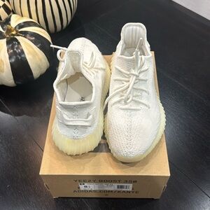 Yeezy Boost 350 V2 White Size US 8 1/2